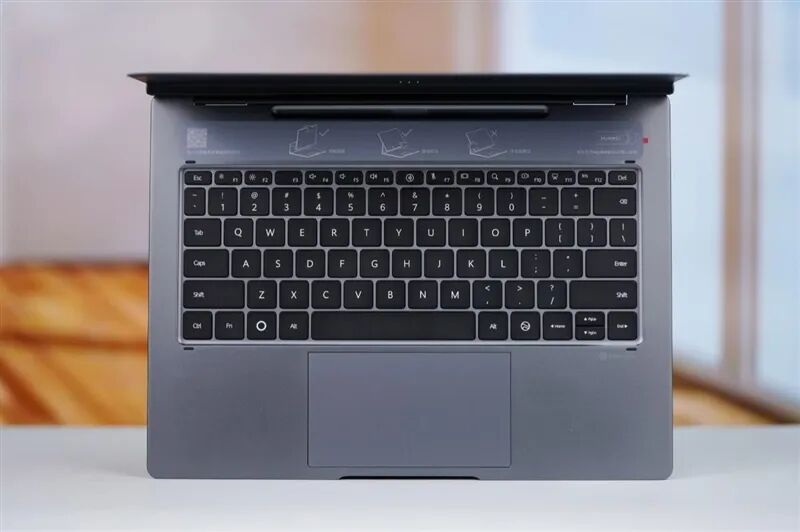 从形态到性能的全面革新！HUAWEI MatePad Edge鸿蒙二合一平板电脑评测