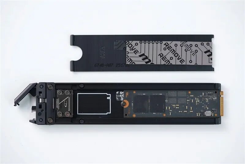 超神十年终极进化！微星MEG X870E GODLIKE X EDITION主板评测：AMD最强音 没有之一