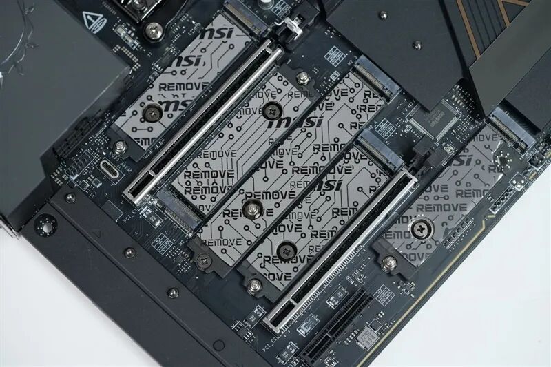 超神十年终极进化！微星MEG X870E GODLIKE X EDITION主板评测：AMD最强音 没有之一