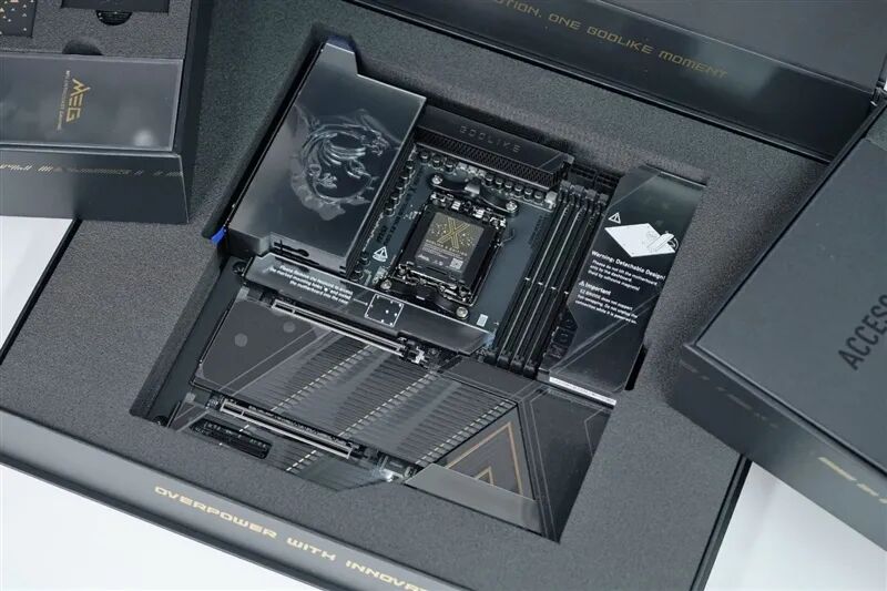 超神十年终极进化！微星MEG X870E GODLIKE X EDITION主板评测：AMD最强音 没有之一