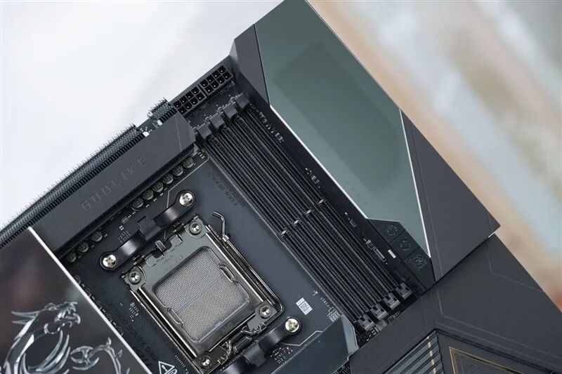 超神十年终极进化！微星MEG X870E GODLIKE X EDITION主板评测：AMD最强音 没有之一