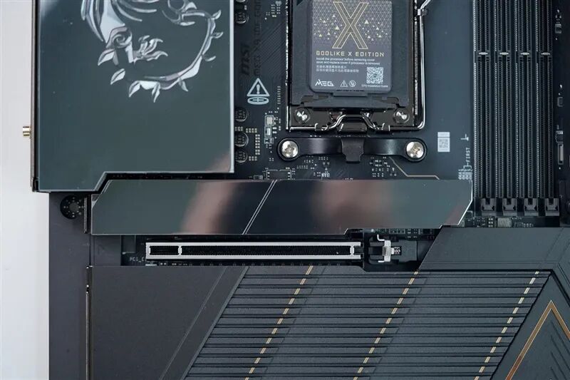 超神十年终极进化！微星MEG X870E GODLIKE X EDITION主板评测：AMD最强音 没有之一