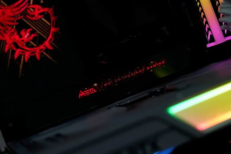 超神十年终极进化！微星MEG X870E GODLIKE X EDITION主板评测：AMD最强音 没有之一