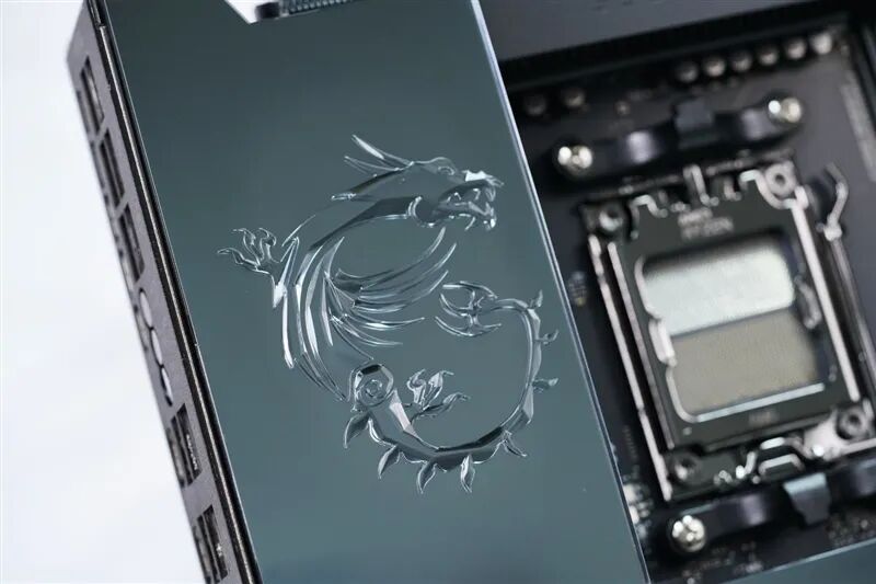 超神十年终极进化！微星MEG X870E GODLIKE X EDITION主板评测：AMD最强音 没有之一