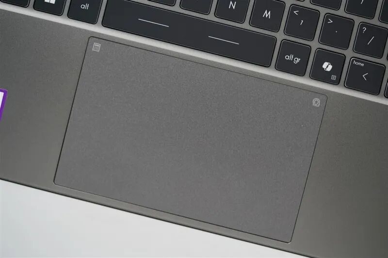 续航超22小时！微星尊爵14 AI+笔记本评测：新平台能效惊人 釉月屏Pro素质极佳