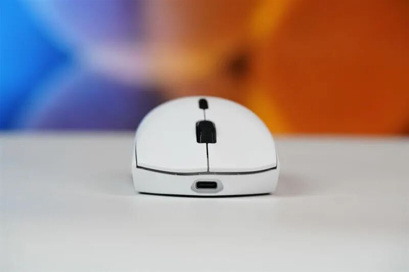 双8K没同源5G抗干扰！雷柏VT7 Ultra星闪版鼠标评测：大手玩家的电竞新选择