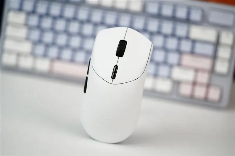 双8K没同源5G抗干扰！雷柏VT7 Ultra星闪版鼠标评测：大手玩家的电竞新选择