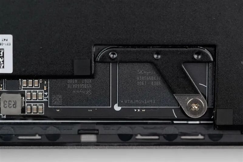 续航超22小时！微星尊爵14 AI+笔记本评测：新平台能效惊人 釉月屏Pro素质极佳