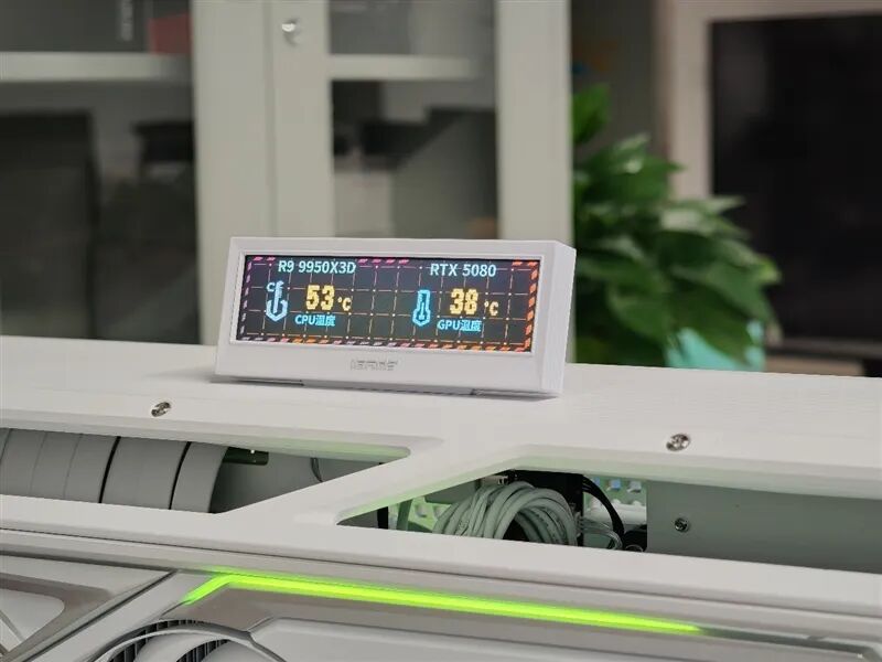 满血塞进RTX 5080与锐龙9 9950X3D!七彩虹iGame LAB Vulcan Armor火神战甲定制主机评测:地表最强ITX主机