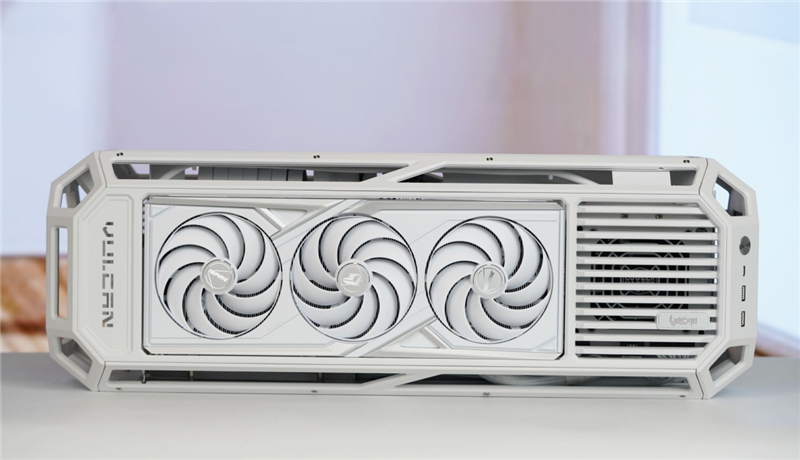 满血塞进RTX 5080与锐龙9 9950X3D!七彩虹iGame LAB Vulcan Armor火神战甲定制主机评测:地表最强ITX主机