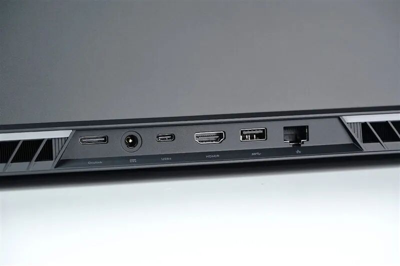 96GB显存运行230B大模型!七彩虹灵创K16笔记本评测:160W性能释放 AMD锐龙AI Max+ 395加持全能移动AI工作站