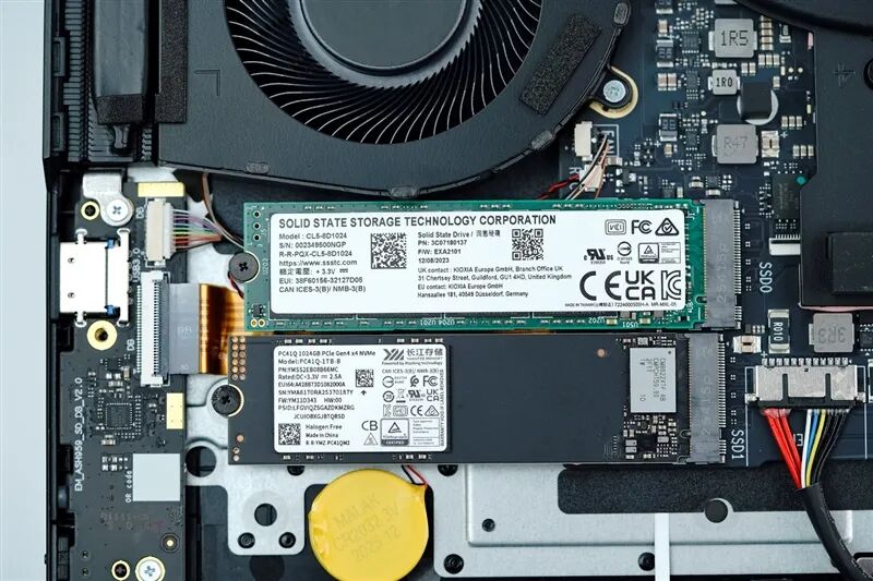 96GB显存运行230B大模型!七彩虹灵创K16笔记本评测:160W性能释放 AMD锐龙AI Max+ 395加持全能移动AI工作站