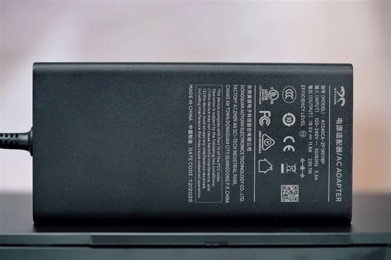96GB显存运行230B大模型!七彩虹灵创K16笔记本评测:160W性能释放 AMD锐龙AI Max+ 395加持全能移动AI工作站