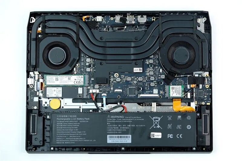 96GB显存运行230B大模型!七彩虹灵创K16笔记本评测:160W性能释放 AMD锐龙AI Max+ 395加持全能移动AI工作站