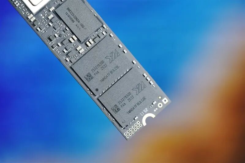 晶栈4.0闪存立威!长江存储致态TiPro9000 2TB SSD评测:缓外写入超4GB/s独一档