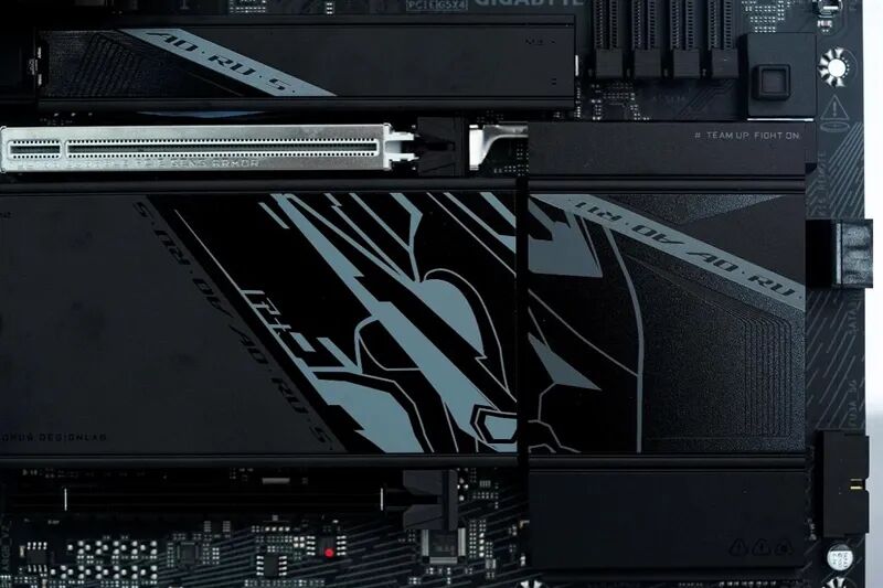 锐龙9 9950X3D也没问题!技嘉B850 AORUS ELITE X3D主板评测:一键解锁X3D全部性能CPU能效更高游戏更流畅