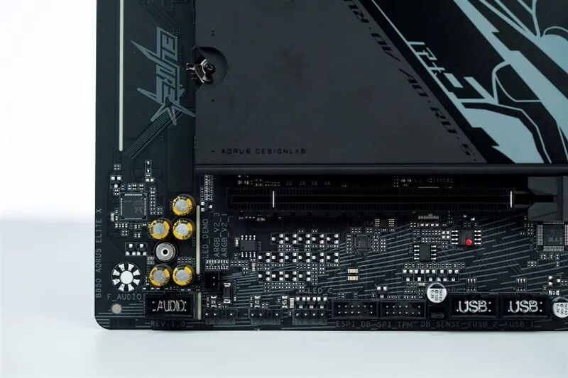 锐龙9 9950X3D也没问题!技嘉B850 AORUS ELITE X3D主板评测:一键解锁X3D全部性能CPU能效更高游戏更流畅