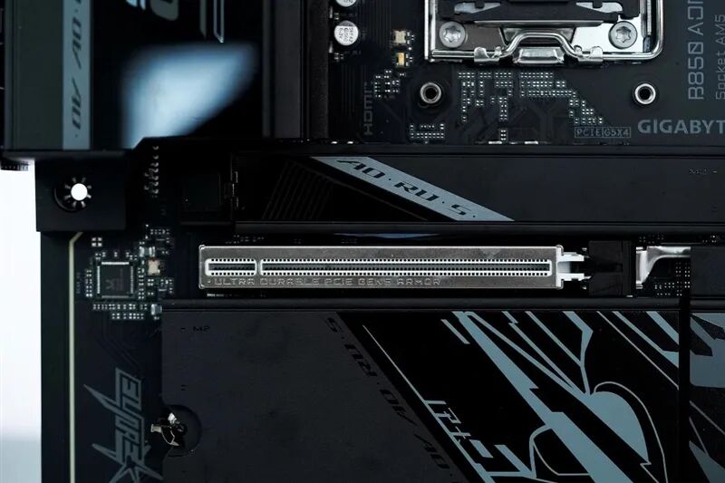 锐龙9 9950X3D也没问题!技嘉B850 AORUS ELITE X3D主板评测:一键解锁X3D全部性能CPU能效更高游戏更流畅