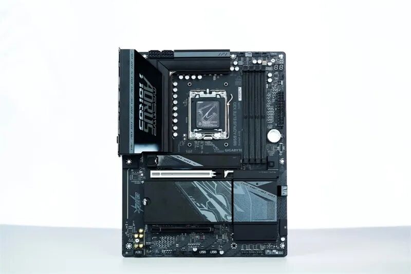 锐龙9 9950X3D也没问题!技嘉B850 AORUS ELITE X3D主板评测:一键解锁X3D全部性能CPU能效更高游戏更流畅