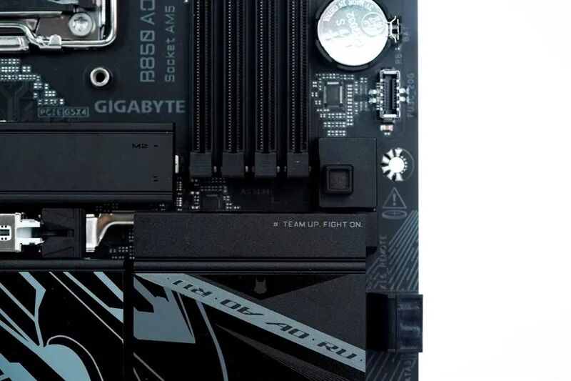 锐龙9 9950X3D也没问题!技嘉B850 AORUS ELITE X3D主板评测:一键解锁X3D全部性能CPU能效更高游戏更流畅