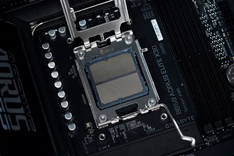 锐龙9 9950X3D也没问题!技嘉B850 AORUS ELITE X3D主板评测:一键解锁X3D全部性能CPU能效更高游戏更流畅