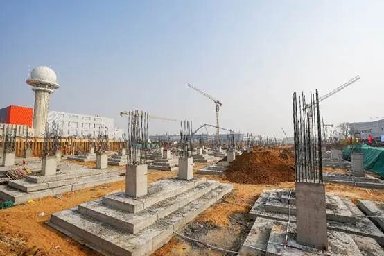 建筑的摆设布局AI 生成的内容可能不正确。