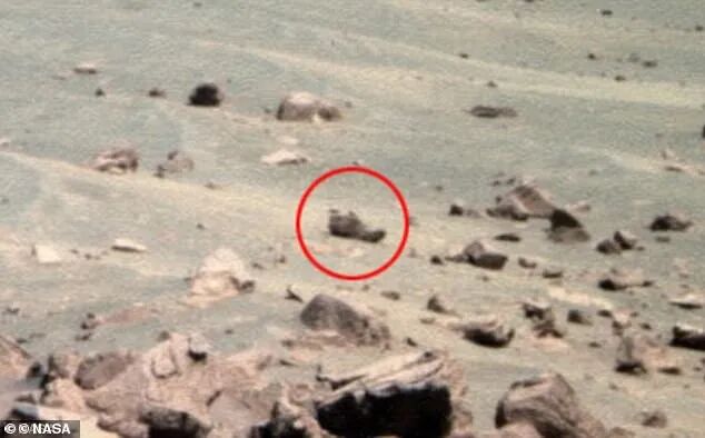 此前也有人把火星岩石看成&ldquo;鞋子&rdquo;