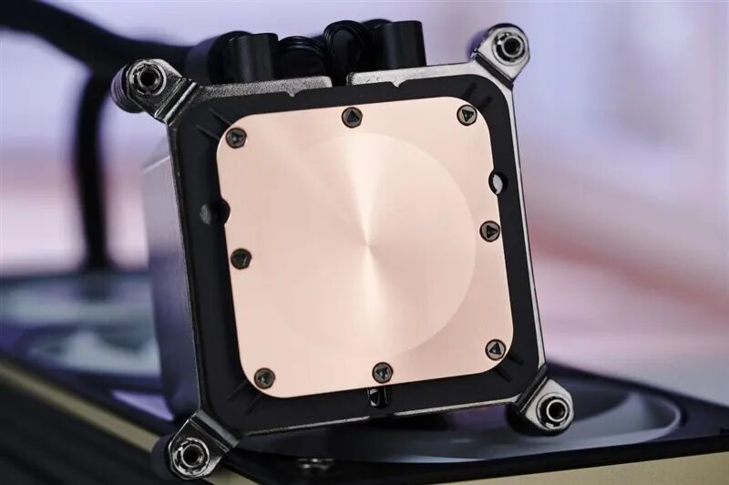 首款媲美分体水冷的一体水冷！微星CORELIQUID E15 360水冷散热器评测：目前为止 锐龙9 9950X3D最强性能释放