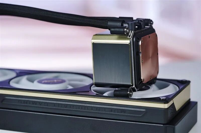 首款媲美分体水冷的一体水冷！微星CORELIQUID E15 360水冷散热器评测：目前为止 锐龙9 9950X3D最强性能释放