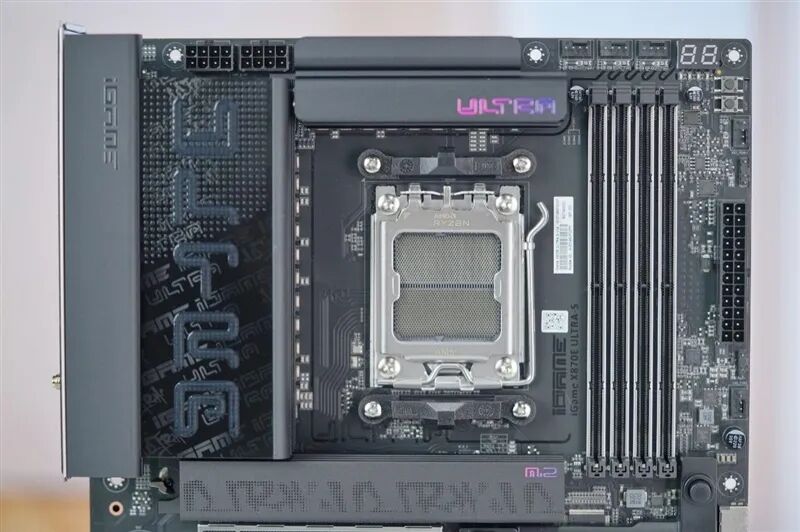 2000元以内没有敌手！iGame X870E ULTRA-S V14评测