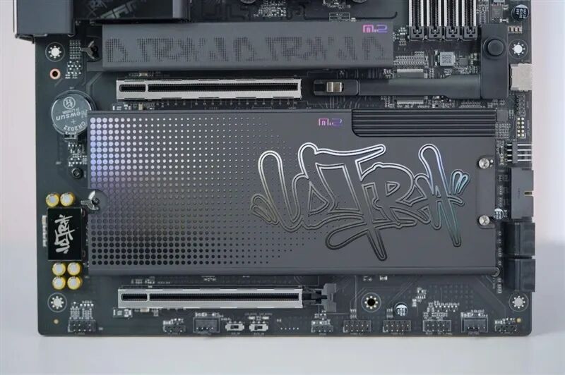 2000元以内没有敌手！iGame X870E ULTRA-S V14评测