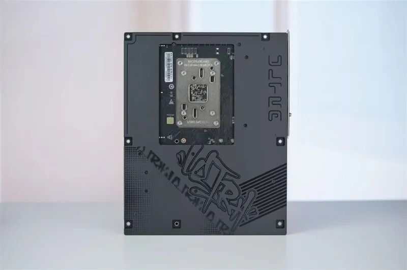 2000元以内没有敌手！iGame X870E ULTRA-S V14评测