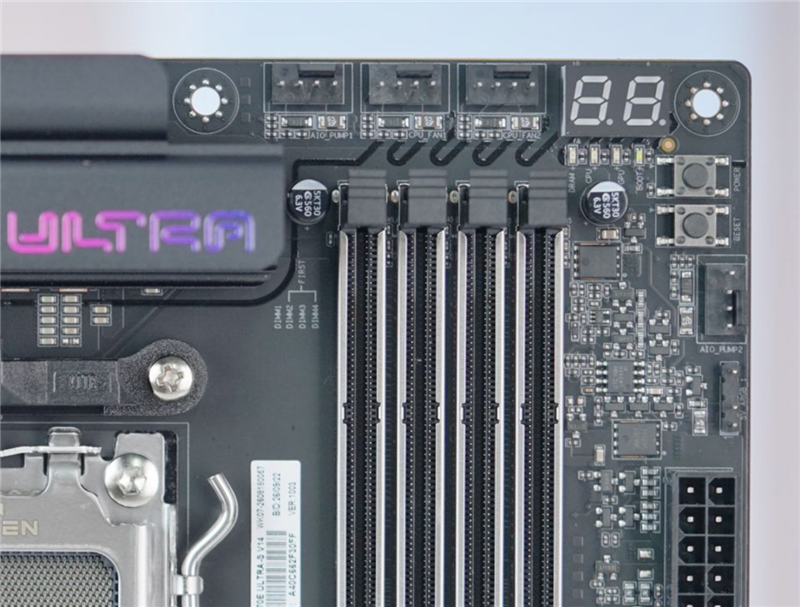 2000元以内没有敌手！iGame X870E ULTRA-S V14评测